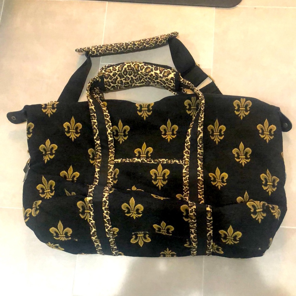 Fleur de Lis duffle/carryon Bag. NWOT